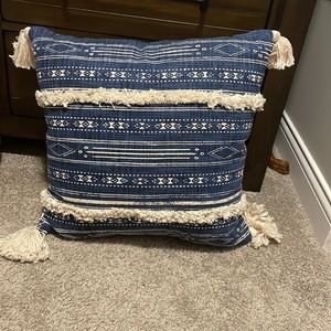 Decorative pillow
